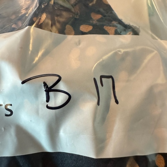 Urban Outfitters Black and Tan Flutter Sleeve Mini Dress Size Large - Picture 11 of 11